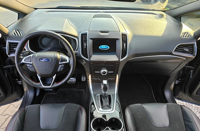 Ford S-Max cena 81900 przebieg: 174000, rok produkcji 2017 z Radom małe 562